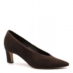 Czekoladowe zamszowe czółenka 210M