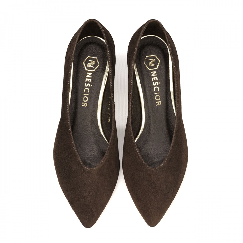 Czekoladowe zamszowe czółenka 210M