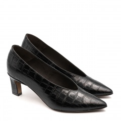 Czarne skórzane czółenka w krokodyli wzór 210M