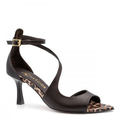 Czekoladowe skórzane sandały w szpic i panterą 299B