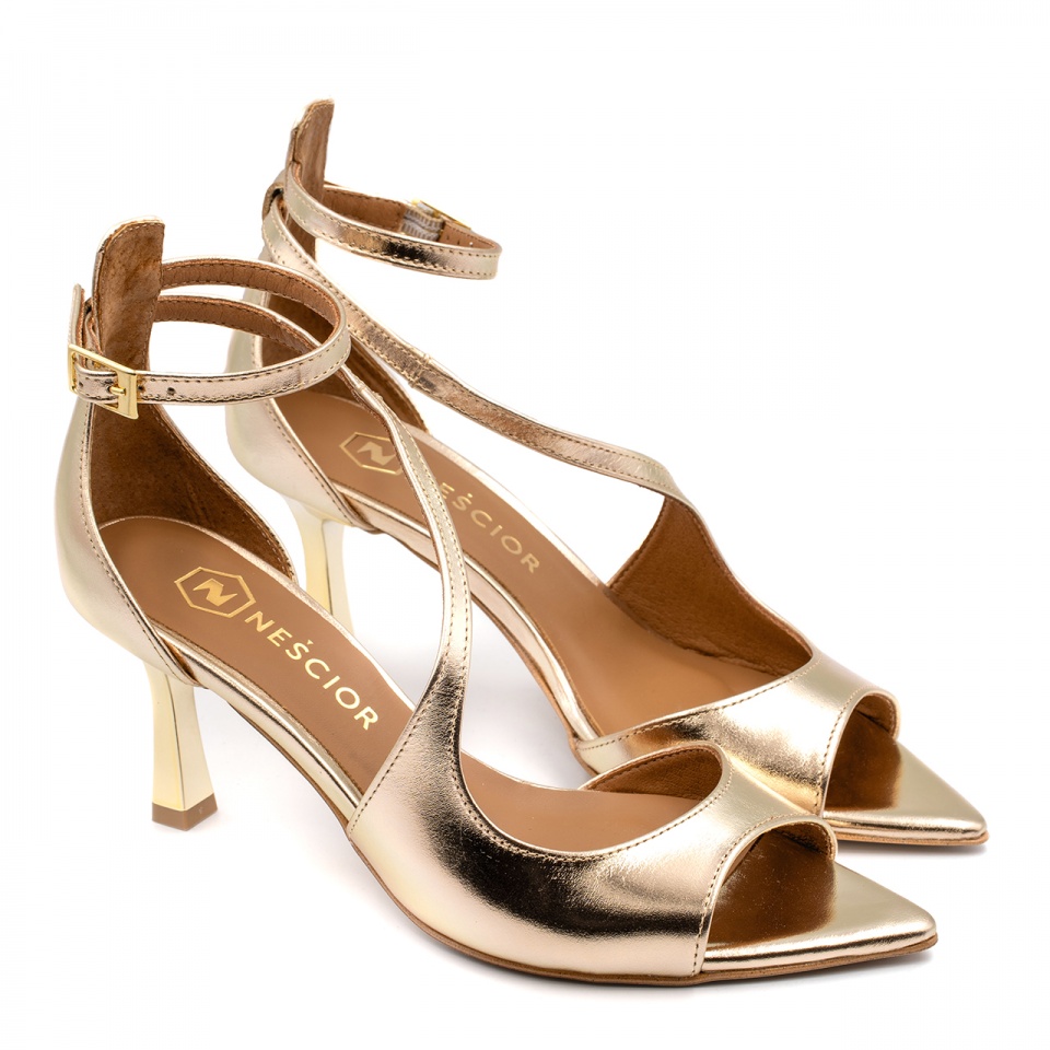 Złote skórzane sandały w szpic 299B