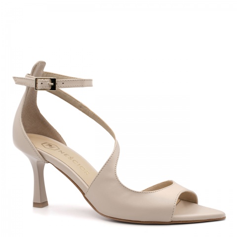 Beżowe skórzane sandały w szpic 299B