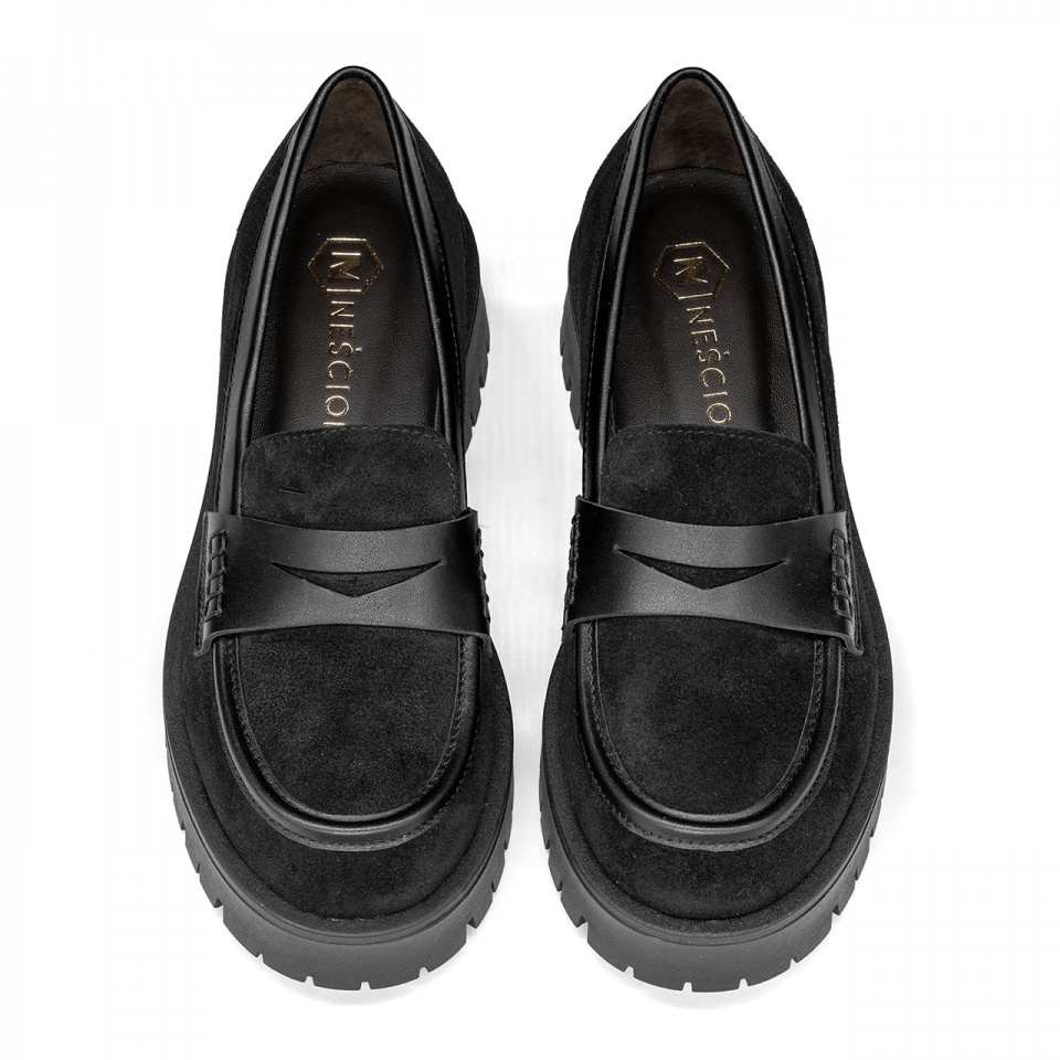 Czarne welurowe półbuty na grubym spodzie 241N