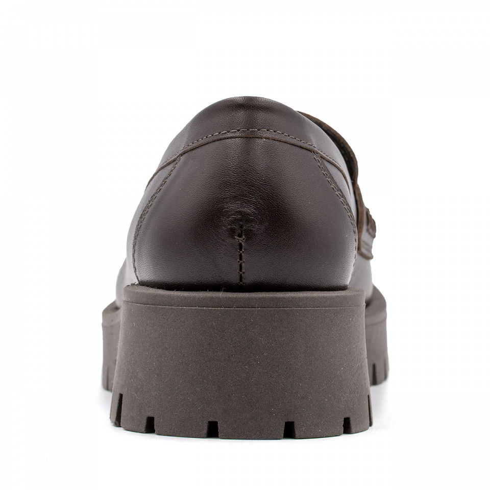 Czekoladowe półbuty na grubym spodzie 241N