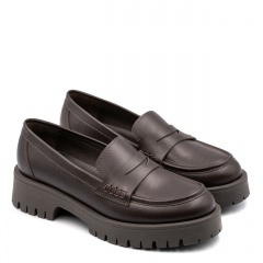 Czekoladowe półbuty na grubym spodzie 241N