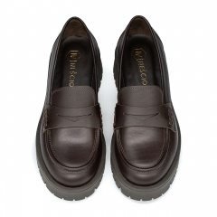 Czekoladowe półbuty na grubym spodzie 241N