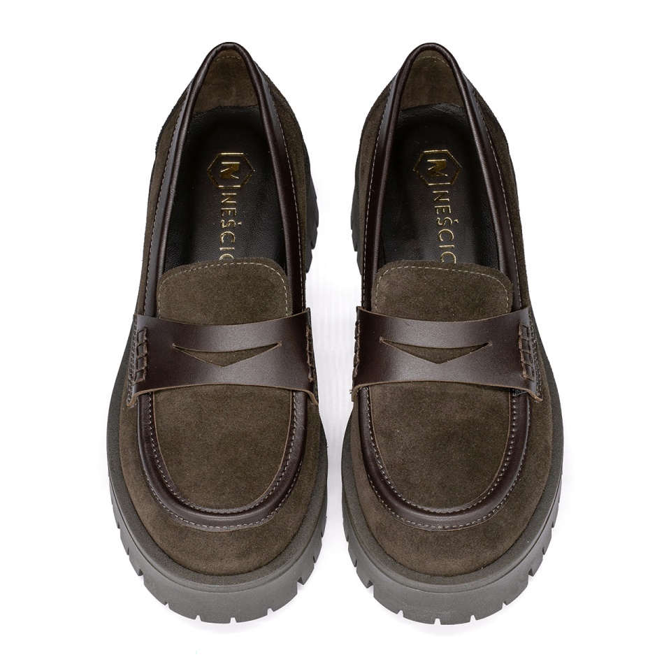 Brązowe welurowe półbuty na grubym spodzie 241N