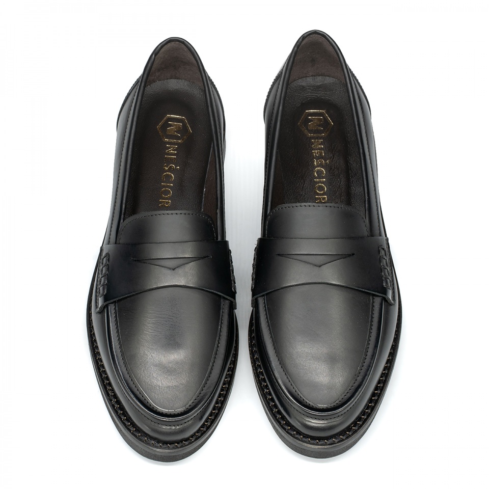 Czarne skórzane półbuty 44N