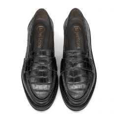 Czarne skórzane półbuty w krokodyli wzór 44N