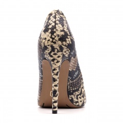 Koniakowe skórzane szpilki w krokodyli wzór 101W