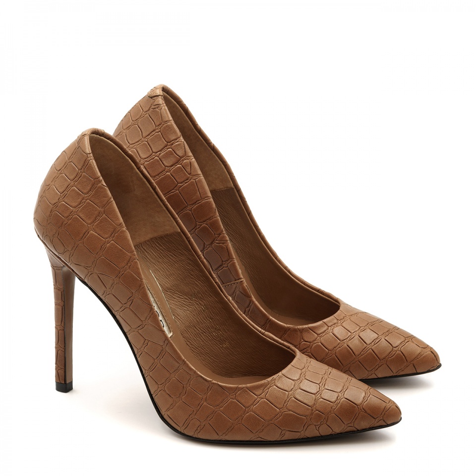 Koniakowe skórzane szpilki w krokodyli wzór 101W