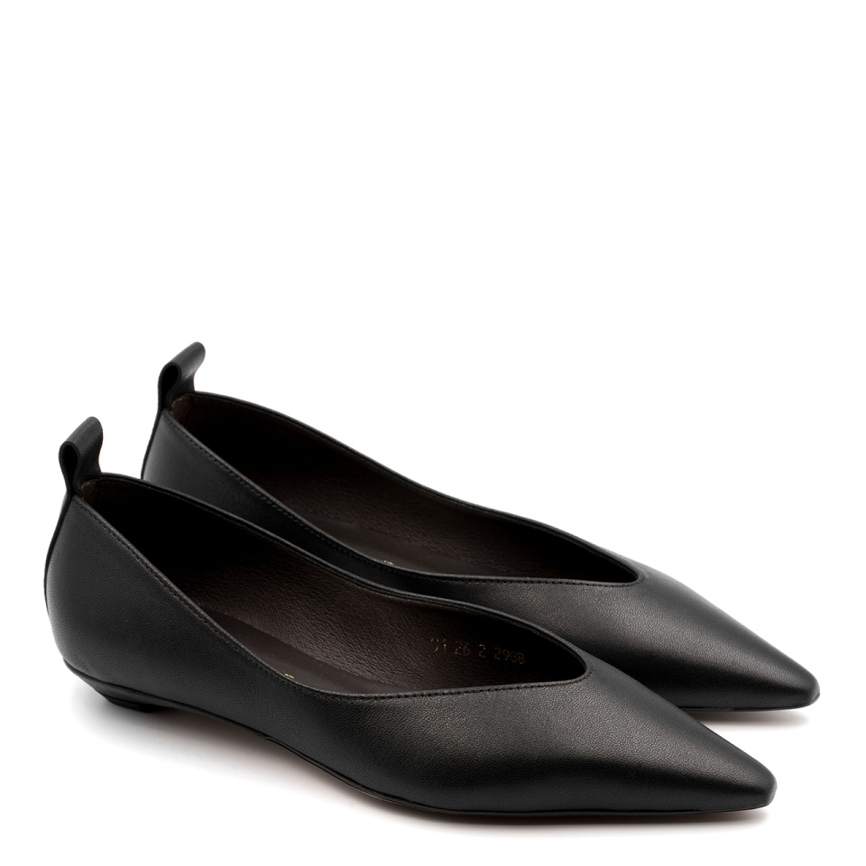 Czarne skórzane baleriny w szpic 298B