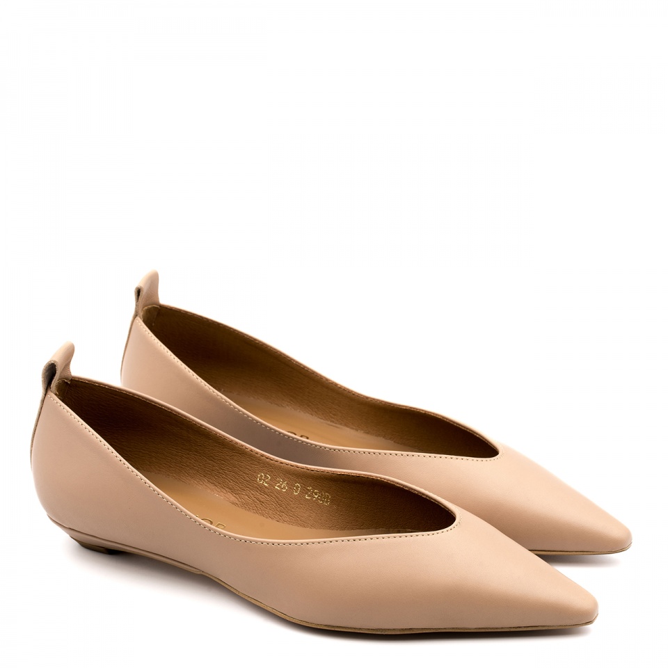 Beżowe skórzane baleriny w szpic 298B