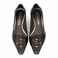 Czarne czółenka z kwadratowym noskiem 277C