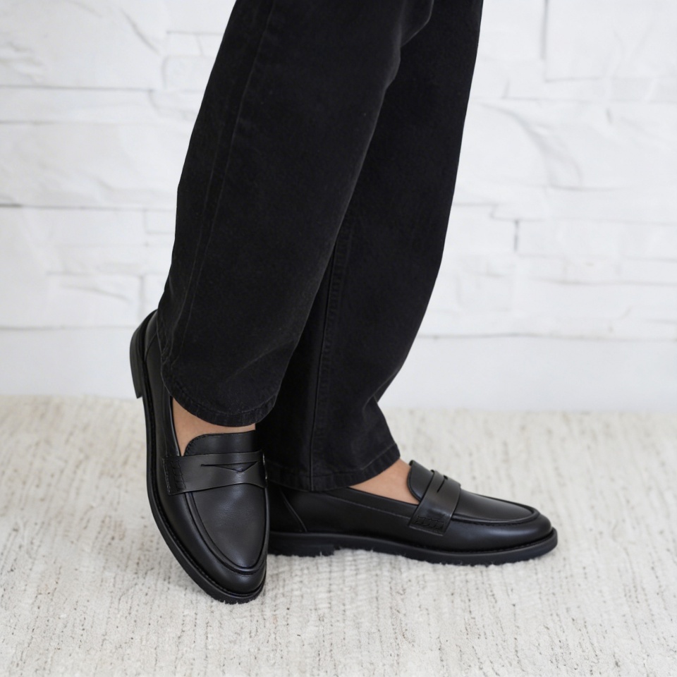 Czarne skórzane półbuty 44N