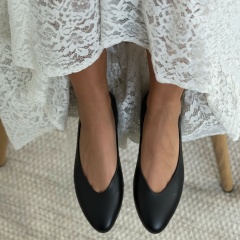 Czarne skórzane baleriny na obcasie 297F