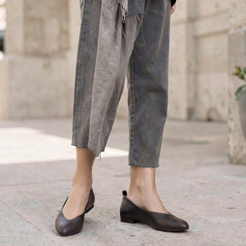 Ciemnobrazowe sk&oacute;rzane baleriny na obcasie 297F