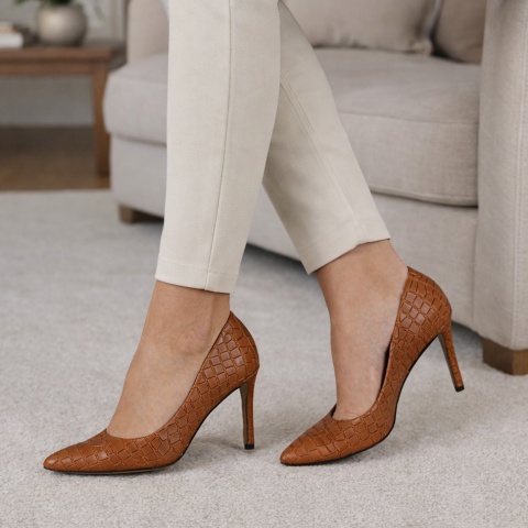 Koniakowe sk&oacute;rzane szpilki w krokodyli wz&oacute;r 107G