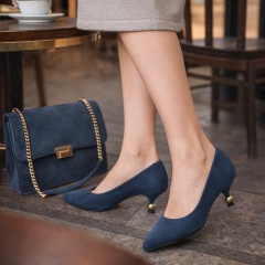 Granatowe zamszowe czółenka 210G 