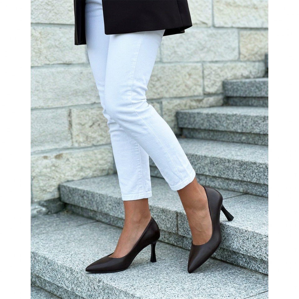 Czekoladowe skórzane czółenka 303C