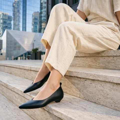 Czarne sk&oacute;rzane baleriny w szpic 298B