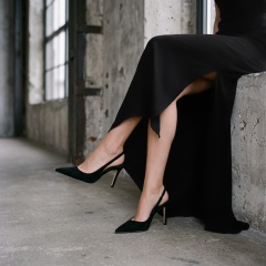 Czarne zamszowe szpilki bez pięty 142V