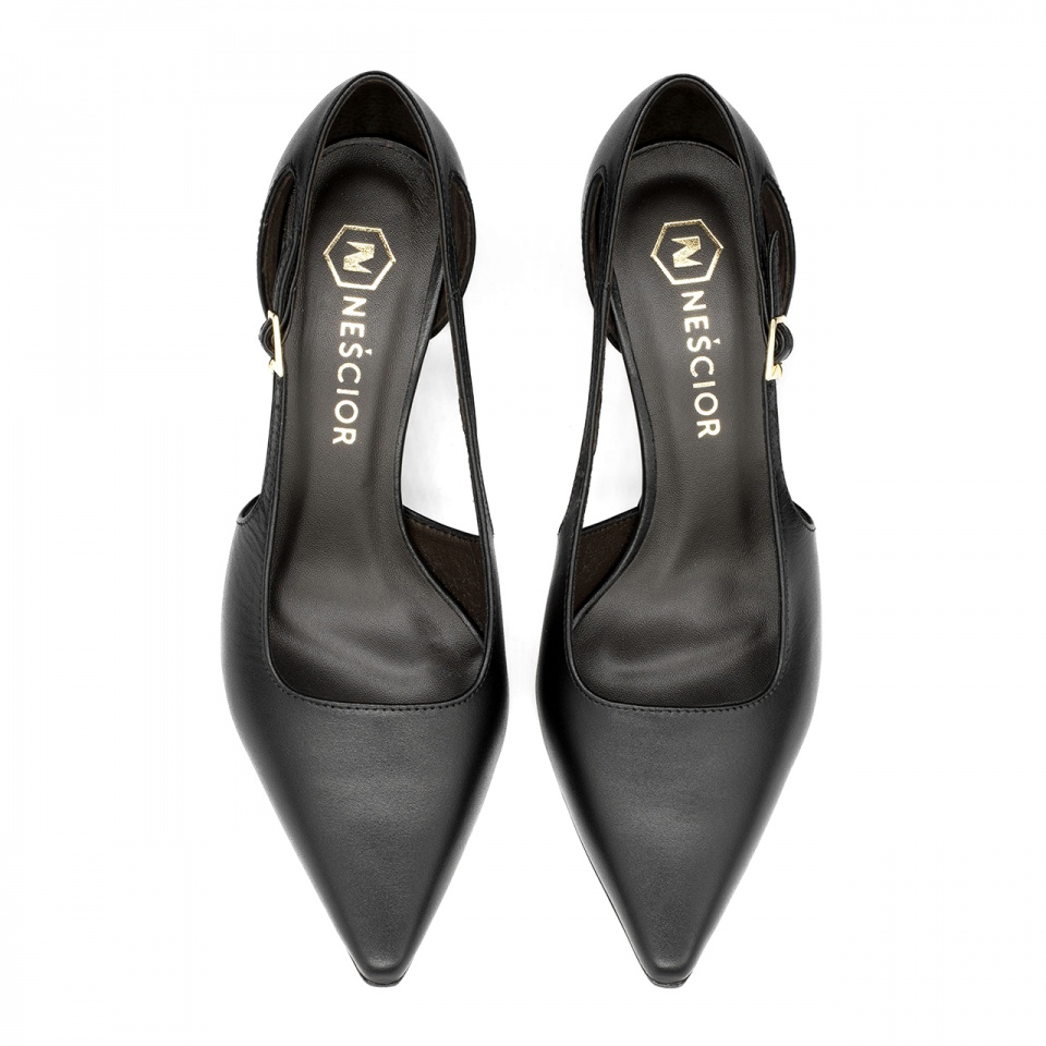 Czarne czółenka z wycięciami 304A