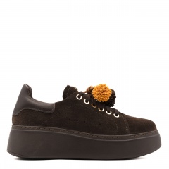 Brązowe sneakersy z frędzlami 237W