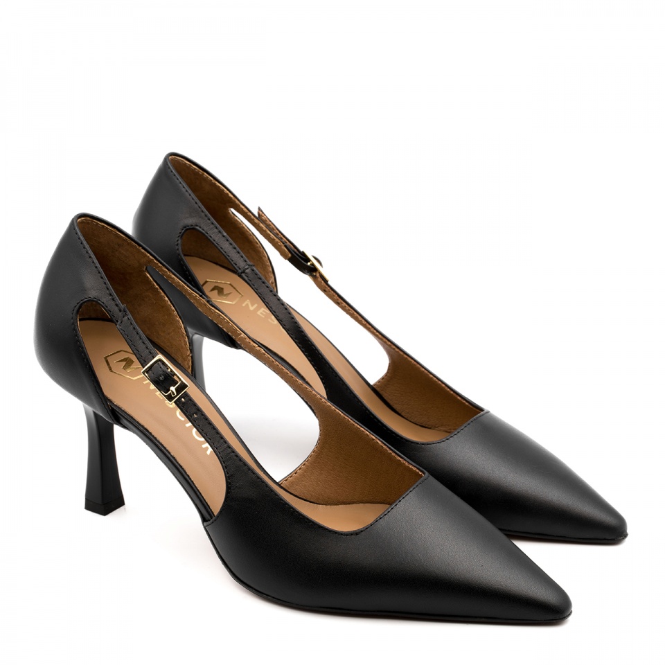 Czarne czółenka z wycięciem 304A