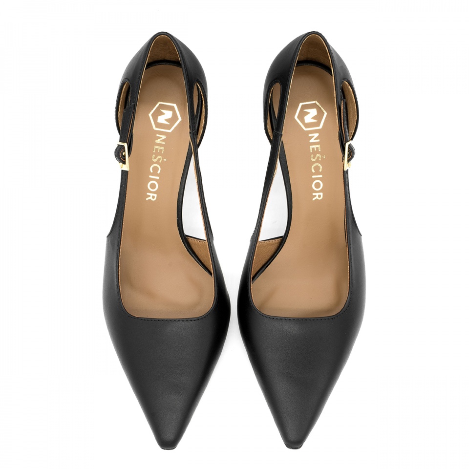 Czarne czółenka z wycięciem 304A