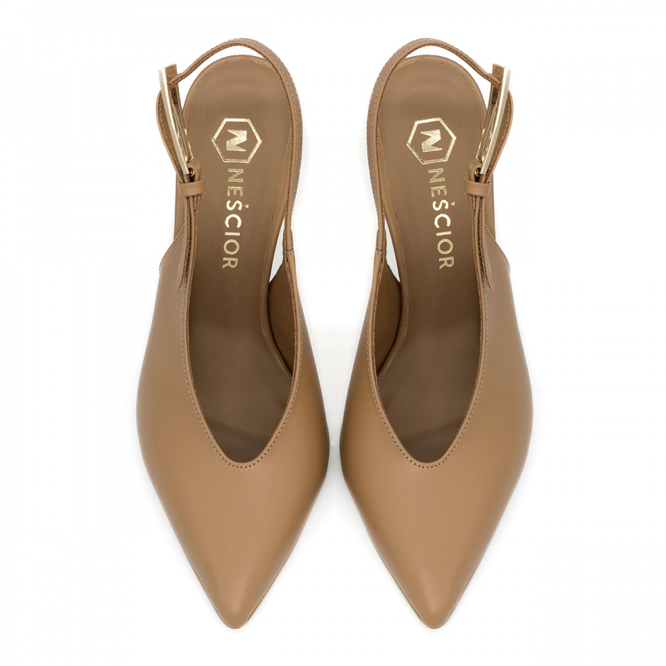 Karmelowe czółenka z klamrą 231P