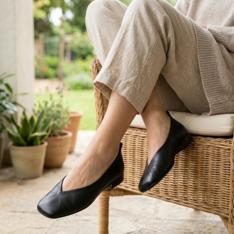 Czarne baleriny z kwadratowym noskiem 80B