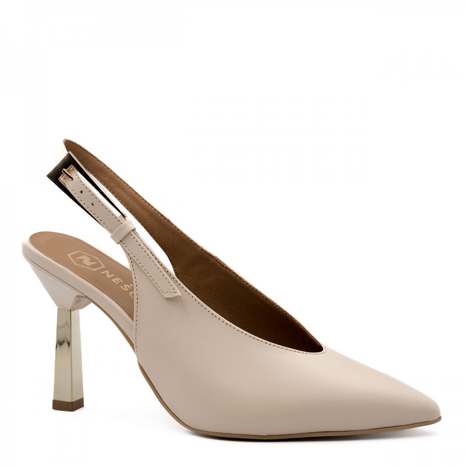 Beżowe czółenka z klamrą 231P