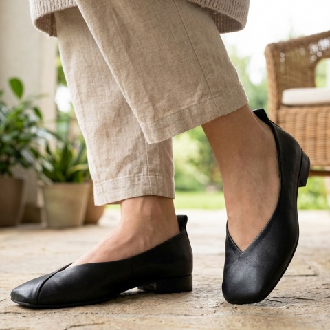 Czarne baleriny z kwadratowym noskiem 80B