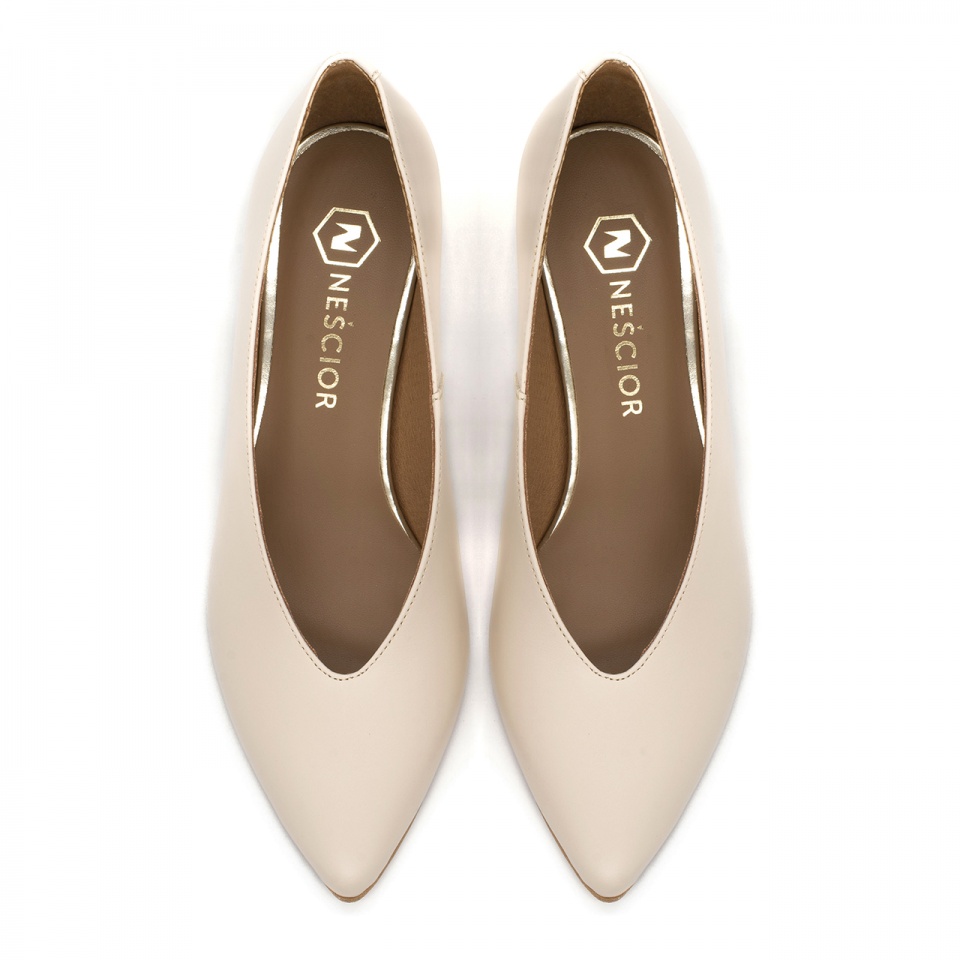 Beżowe skórzene czółenka 210M