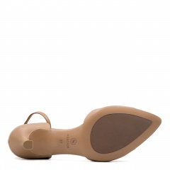Karmelowe sandały w szpic 151B