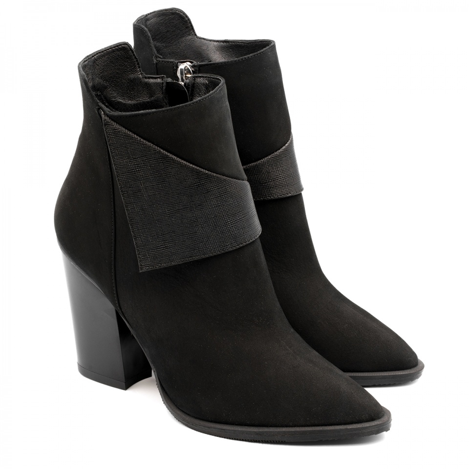 Czarne nubukowe botki ze wstawką 5GN10823819Z