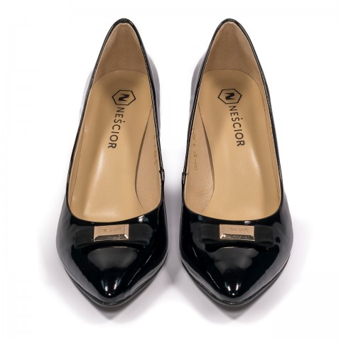 Czarne lakierowane czółenka z kokardką 42E