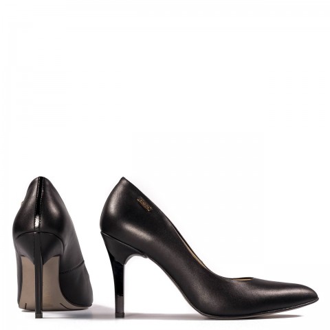 Czarne skórzane szpilki z czarnym obcasem 92C1