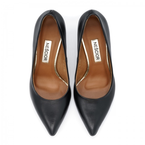 Czarne czółenka na złotej szpilce 112C