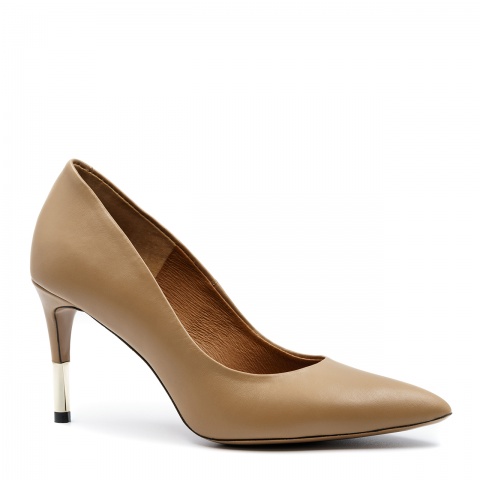 Karmelowe czółenka na złotej szpilce 112C