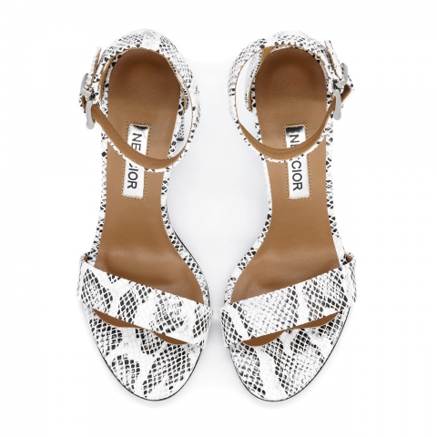 Wężowe biało czarne skórzane sandały na wysokim słupku 33G