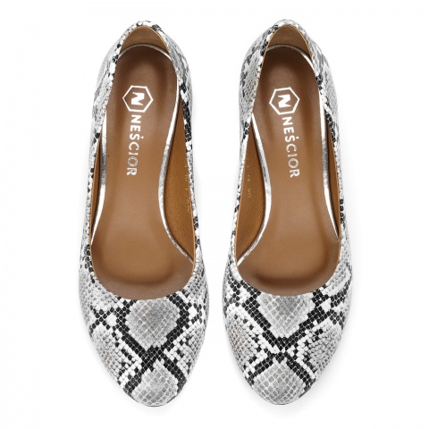 Wężowe skórzane baleriny na ozdobnym srebrnym obcasie 261C