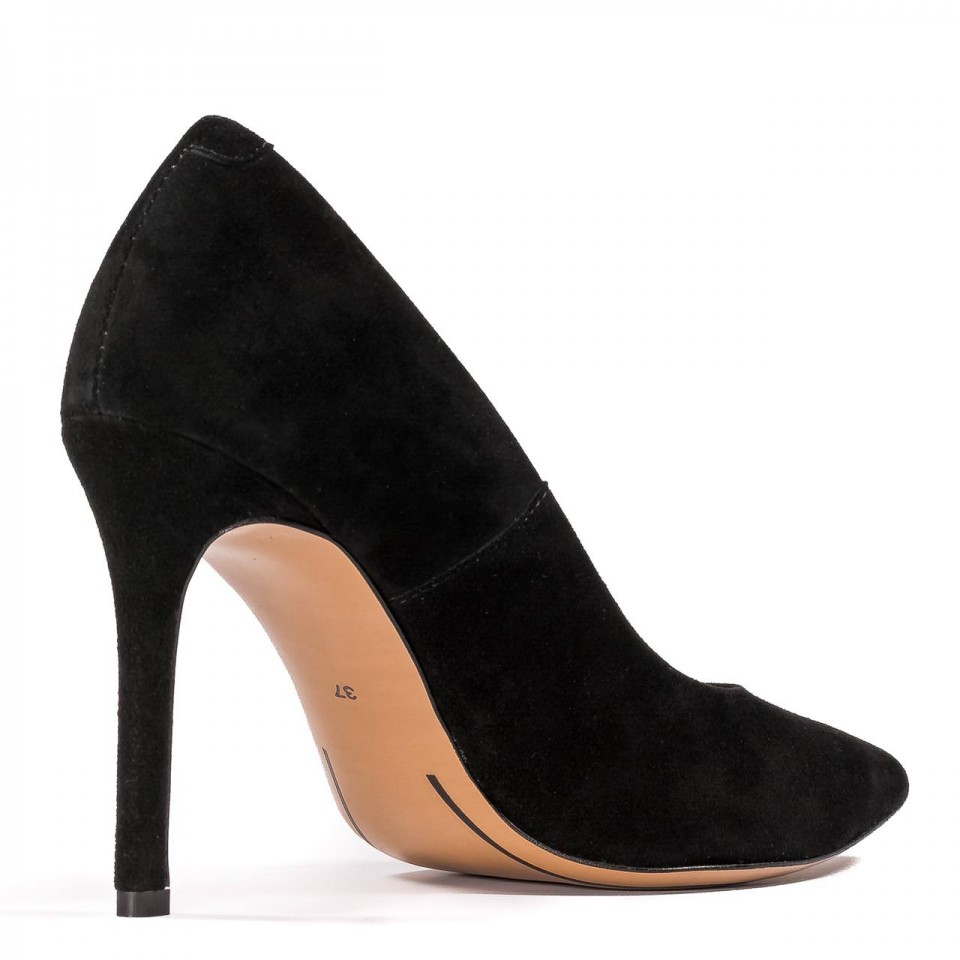 Czarne zamszowe szpilki 105A