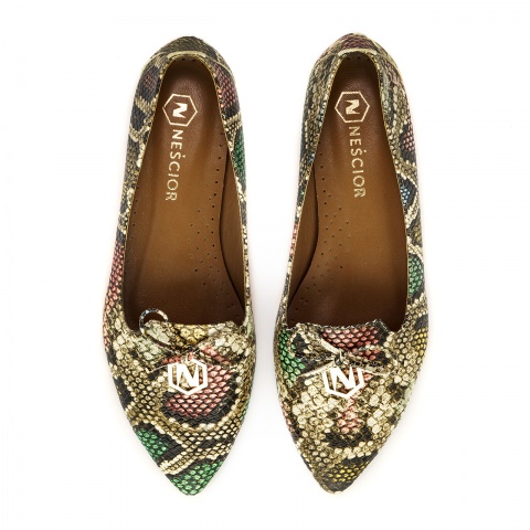 Czarne skórzane baleriny w krokodyli wzór ze złotą ozdobą 263 D