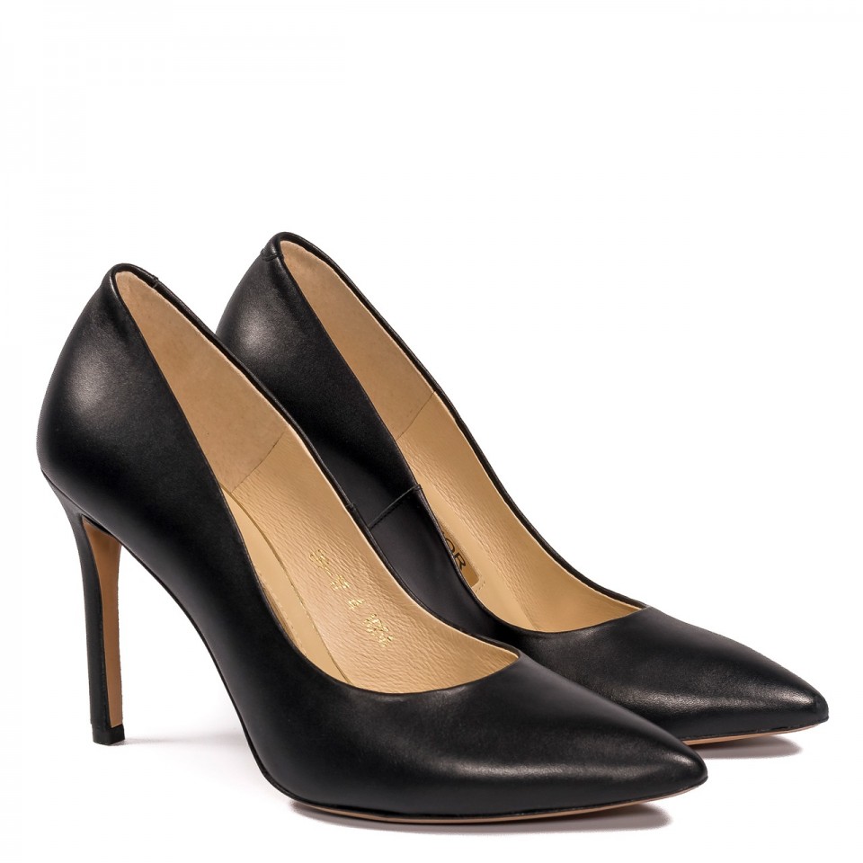 Czarne skórzane szpilki 105A