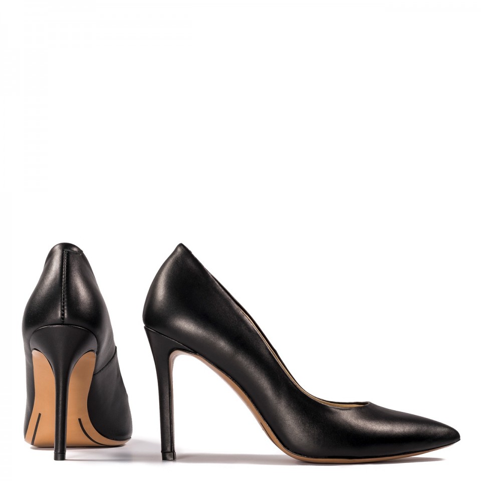 Czarne skórzane szpilki 105A