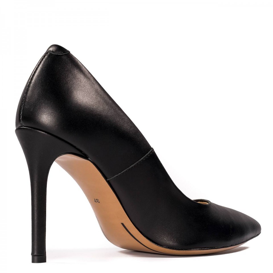 Czarne skórzane szpilki 105A