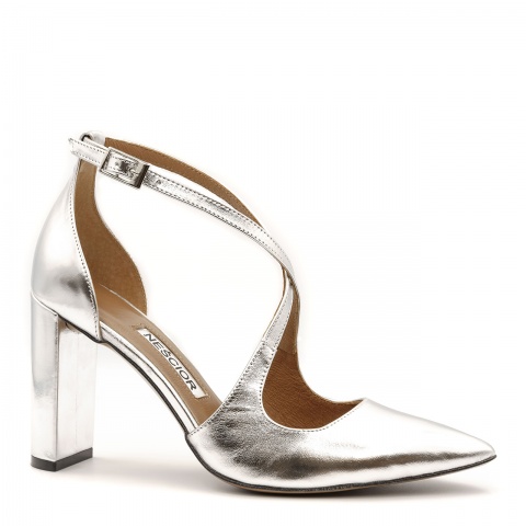 Złote skórzane czółenka ze skrzyżowanymi paseczkami 107S