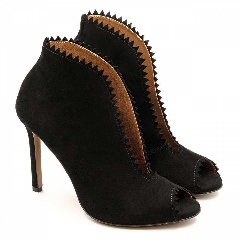 Czarne zamszowe botki peep toe 103M